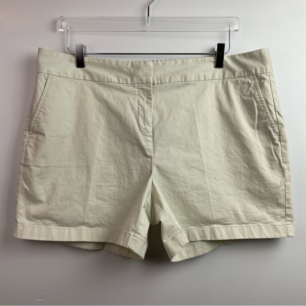 Vineyard Vines Light Cream Women's Chino Shorts